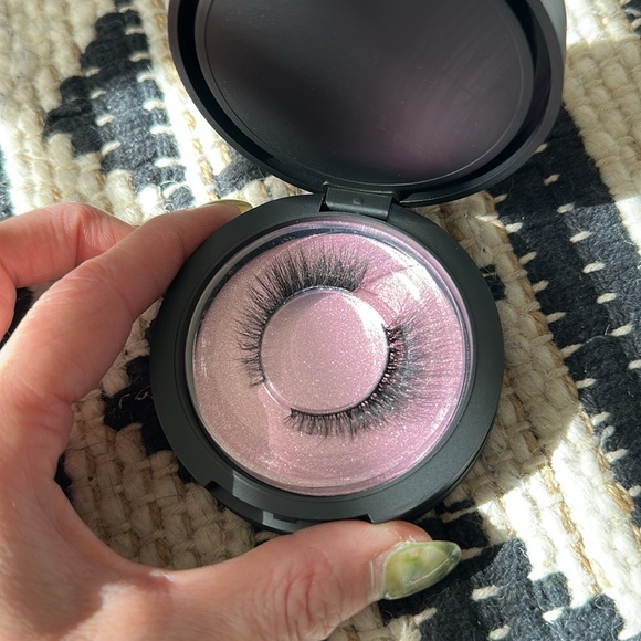 New 3-tier Glamorous False Eyelashes set - Picture 5 of 7